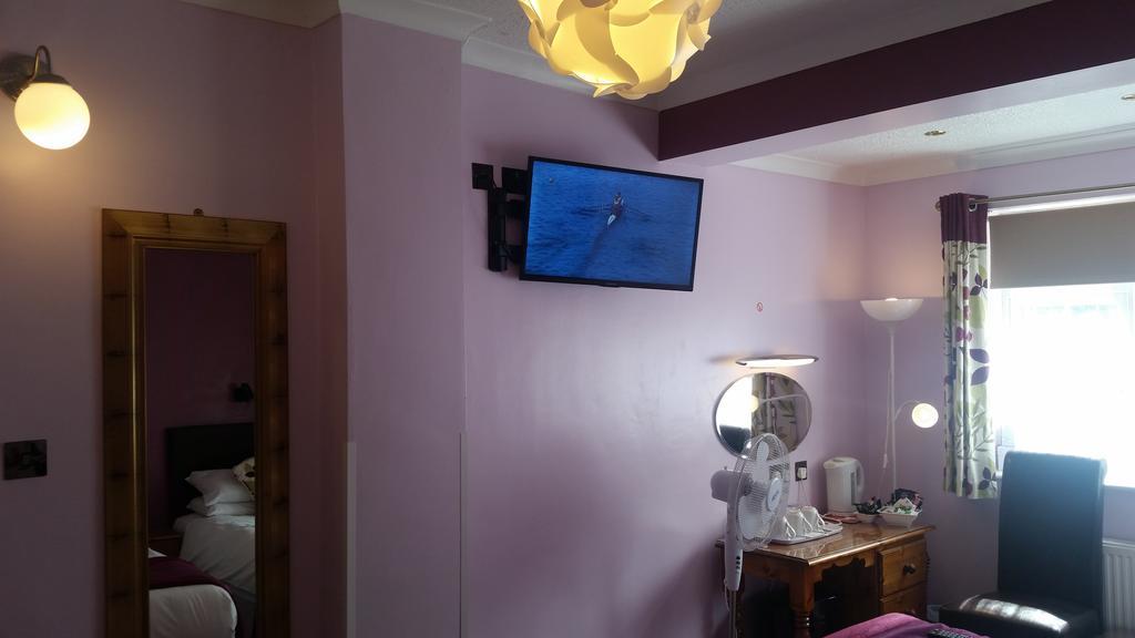 Penryn Guest House, Ensuite Rooms, Free Parking And Free Wifi Stratford-upon-Avon Exterior foto