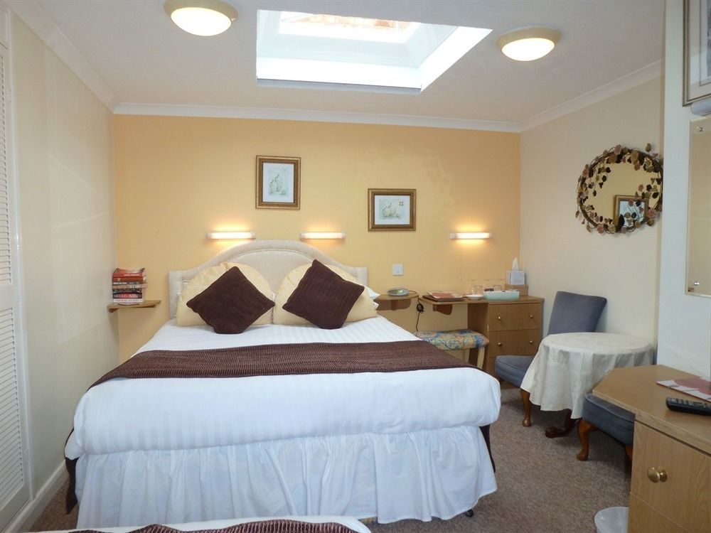 Penryn Guest House, Ensuite Rooms, Free Parking And Free Wifi Stratford-upon-Avon Exterior foto